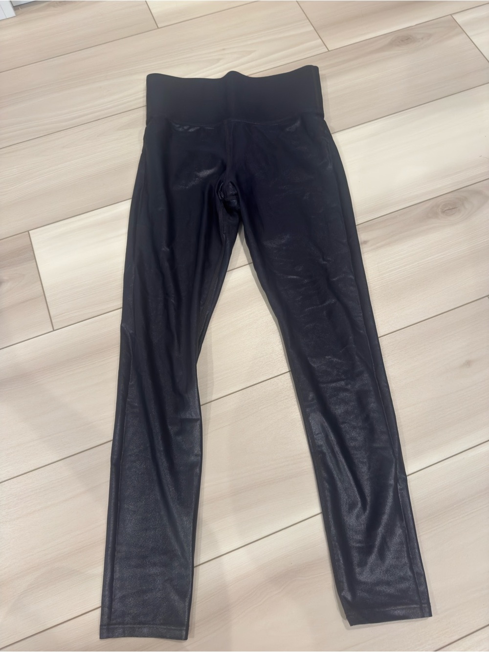 Black Shiny High-Waist Leggings